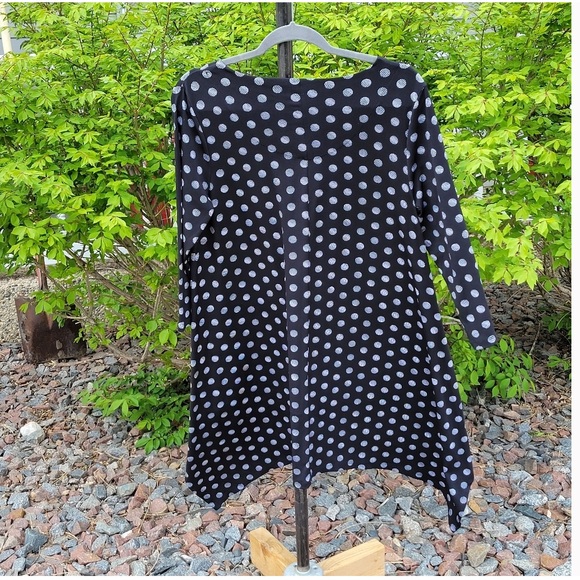 🦋CHICO’s black & silver SOLAR DOTS asymmetrical 3/4 sleeve tunic size 1 - Picture 3 of 7